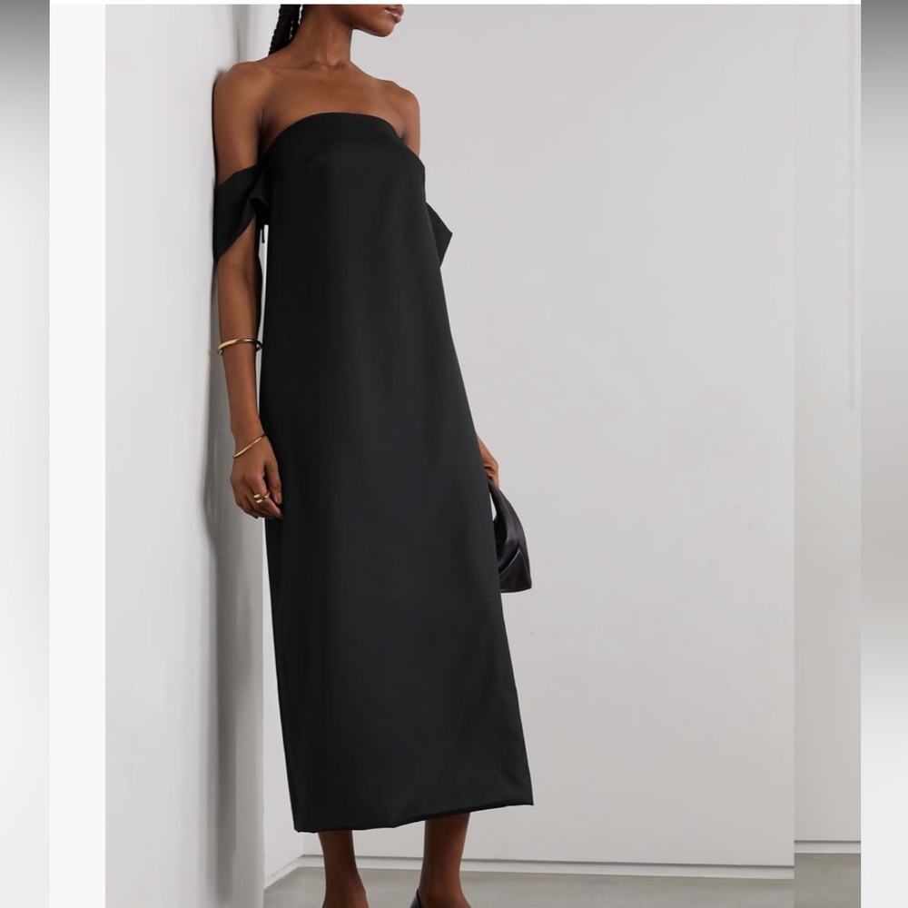 *flawed* Beare Park Black Off-Shoulder Dress